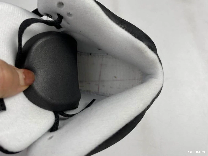 Kicked Out Shoe Store OREO AIR CT4838-011 JORDAN 5 0812